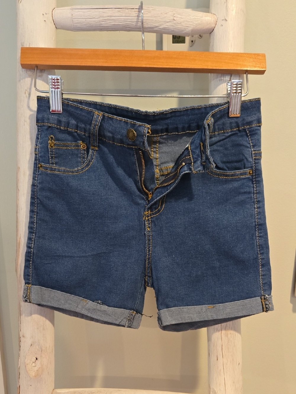 Stretchy Denim Roll-Cuff Women’s Shorts - Blue Medium